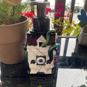 Bath and body works soap pump haunted house